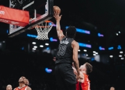 开云体育在线-尼克斯完胜法国男篮，拉塞尔高光表现