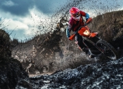 开云体育官方网站-伊斯坦布尔之夜，凯塞多与一粒跨越大陆的进球