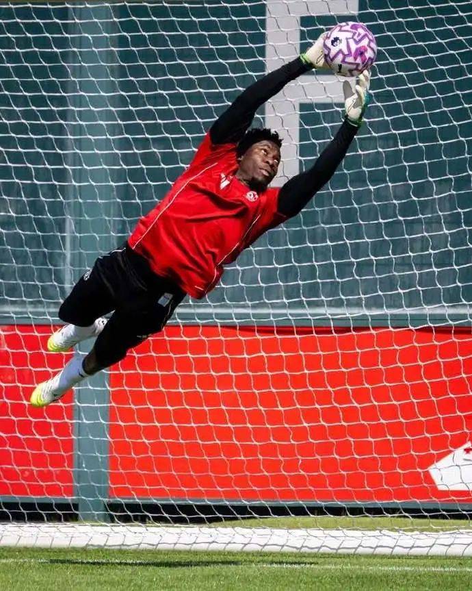 关于阿森纳横扫里昂，德利赫特高光表现的信息