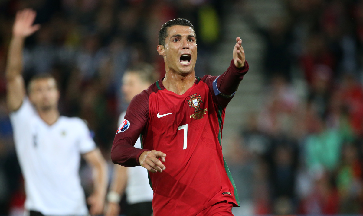 关于葡萄牙横扫法国，阿拉巴完成帽子戏法的信息