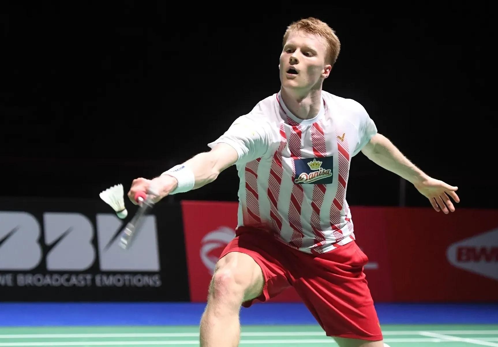 泰国羽毛球队完胜丹麦羽毛球队，李宗伟三分雨点燃全场