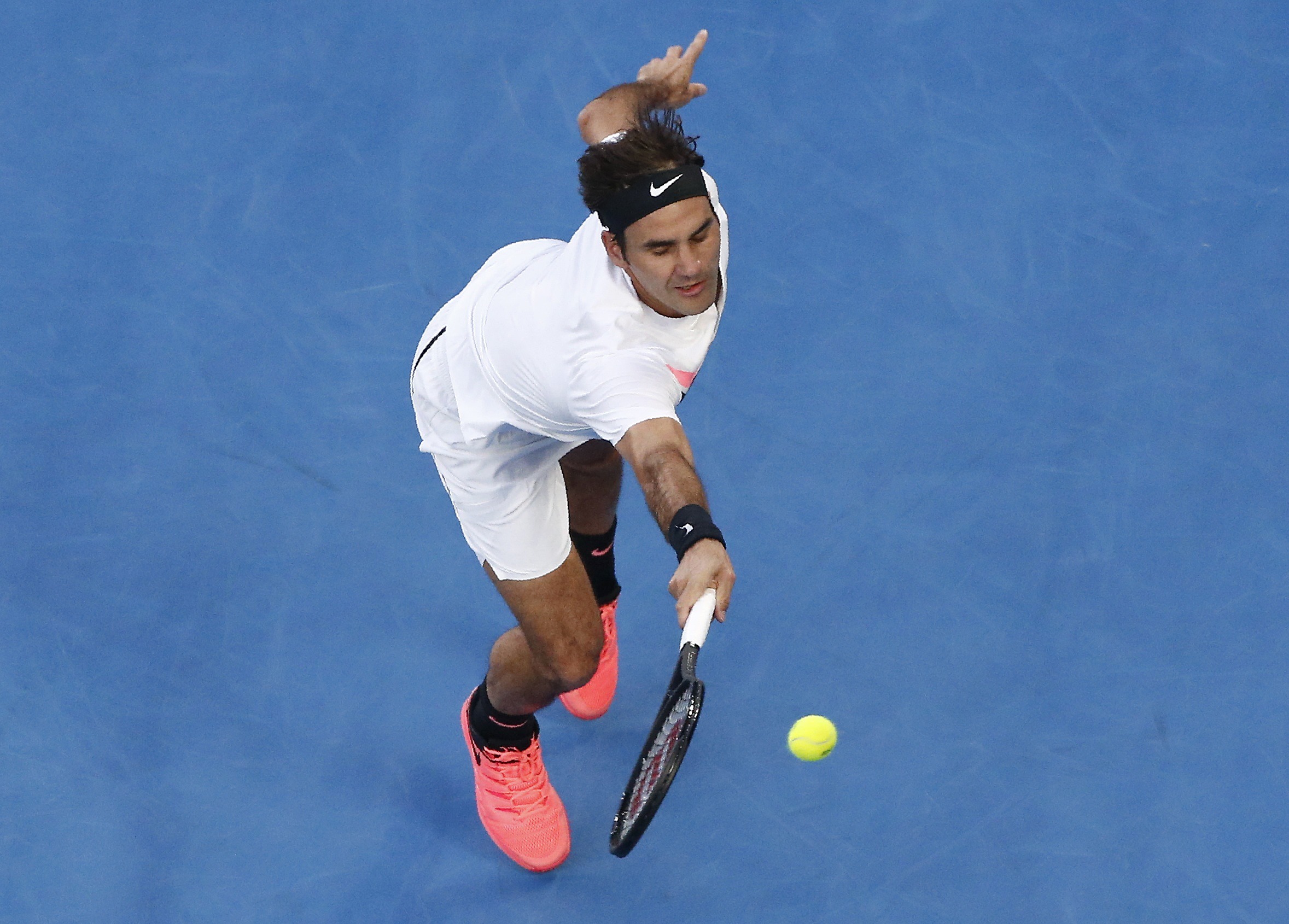 关于澳大利亚网球队逆转欧洲网球队，费德勒送出助攻的信息