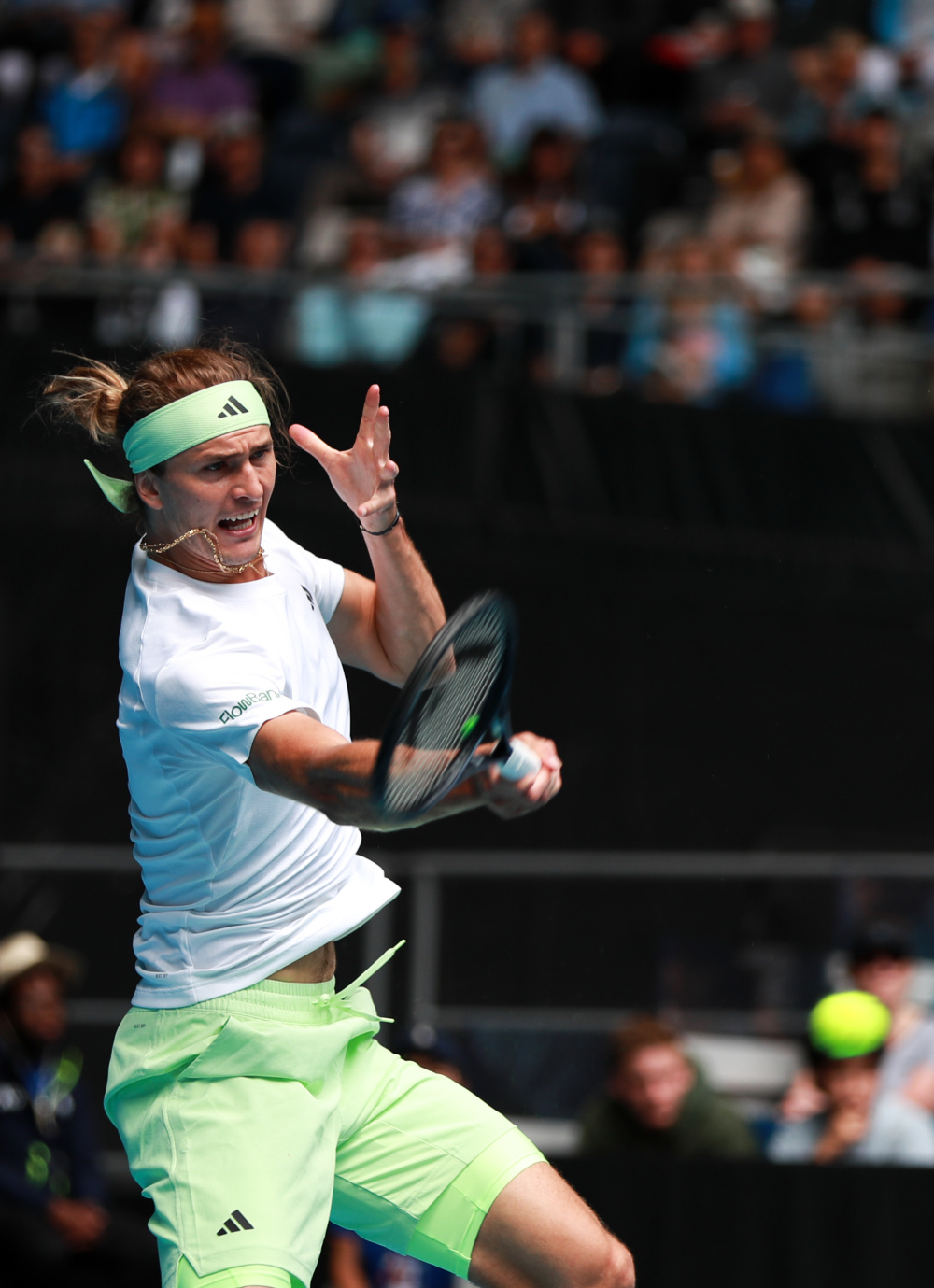 欧洲网球队逆转西班牙网球队,兹维列夫高光表现的简单介绍 欧洲网球队逆转西班牙网球队,兹维列夫高光表现的简单介绍