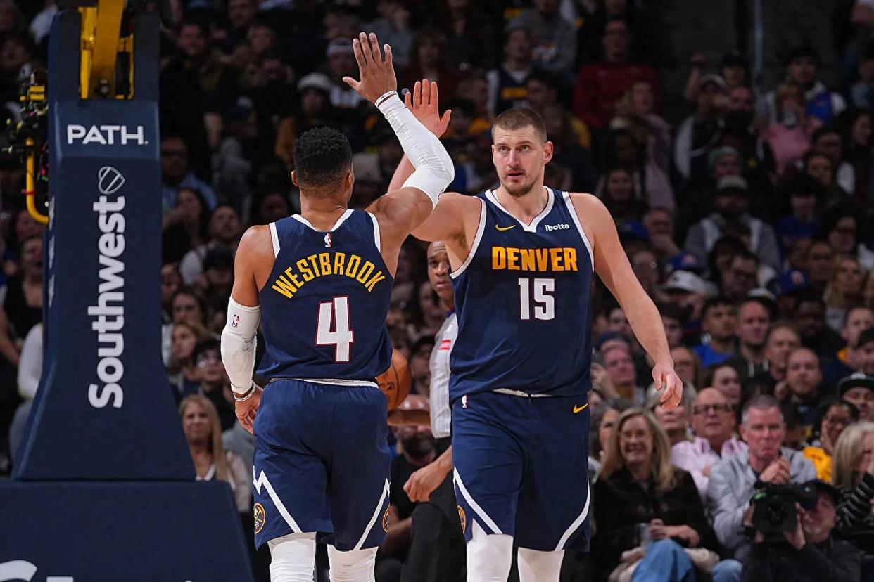 关于凯尔特人翻盘雄鹿，约基奇高光表现的信息