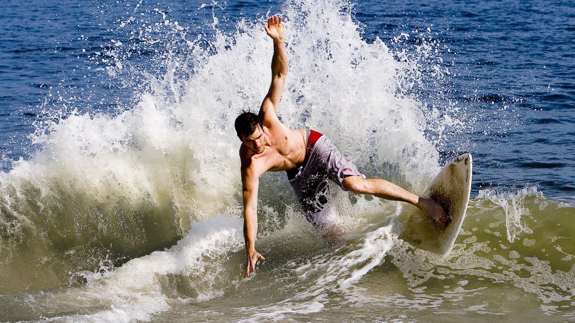 意甲焦点战，巴西火力能否压制哥伦比亚式坚韧？